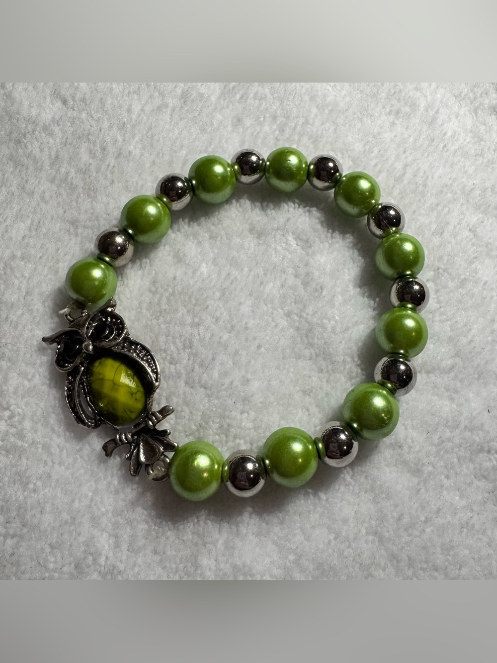 Green & Silver-tone Owl Faceted Opaque Accent Beaded Stretch Bracelet